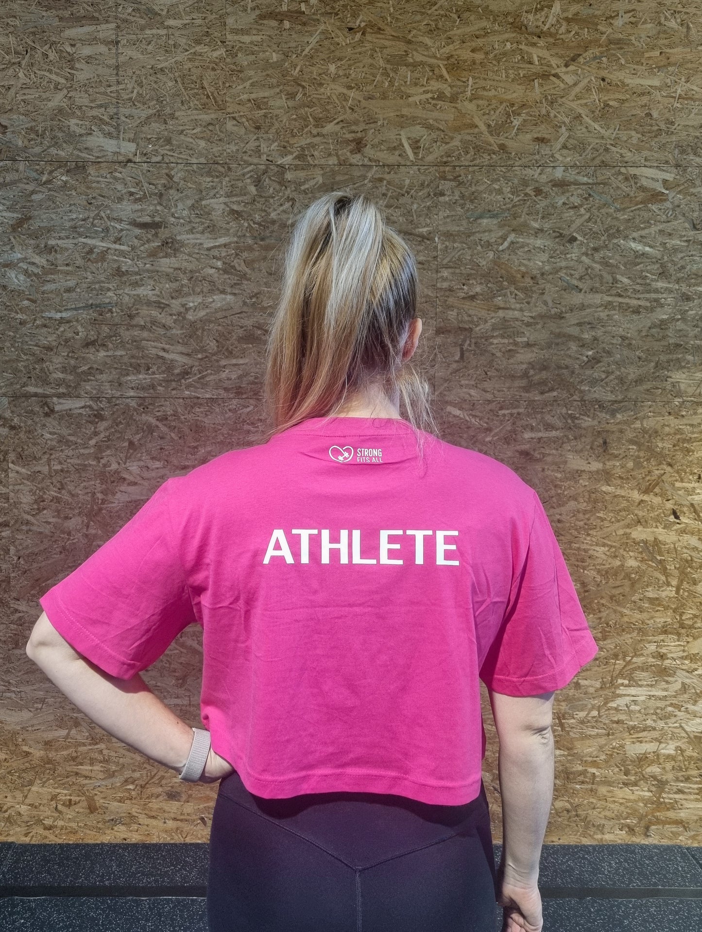 CrossFit Wolfsburg Cropped Tee - Athlete